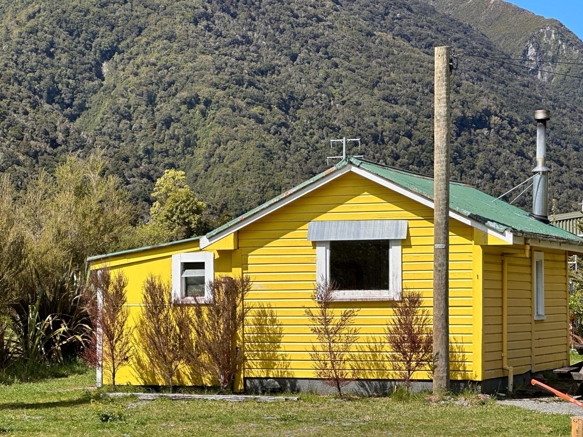 Rustic, Basic Cosy Alpine Hut, In The Middle Of The Mountains Villa Otira Exterior photo